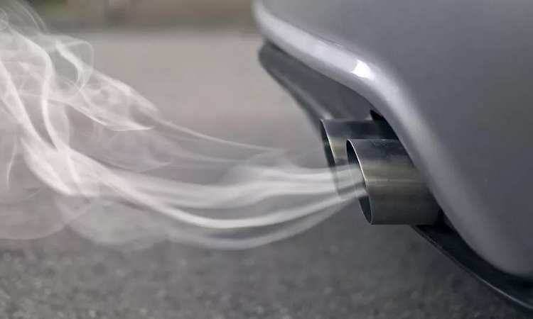 دود سفید اگزوز ماشین نشانه چیست و چه دلیلی دارد؟